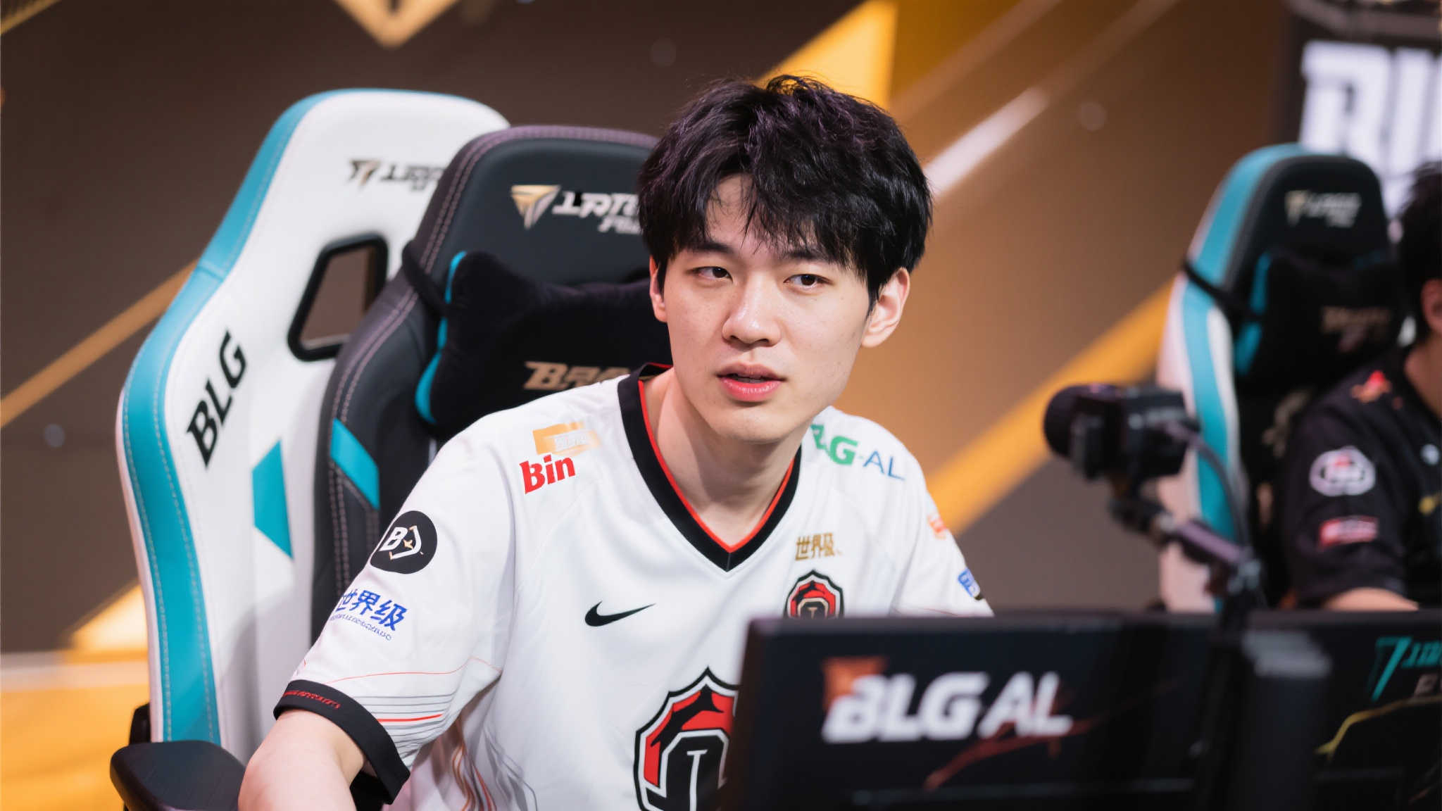 BLG不敌AL,Bin依旧自信称霸上路巅峰 BLG不敌AL,Bin依旧自信称霸上路巅峰